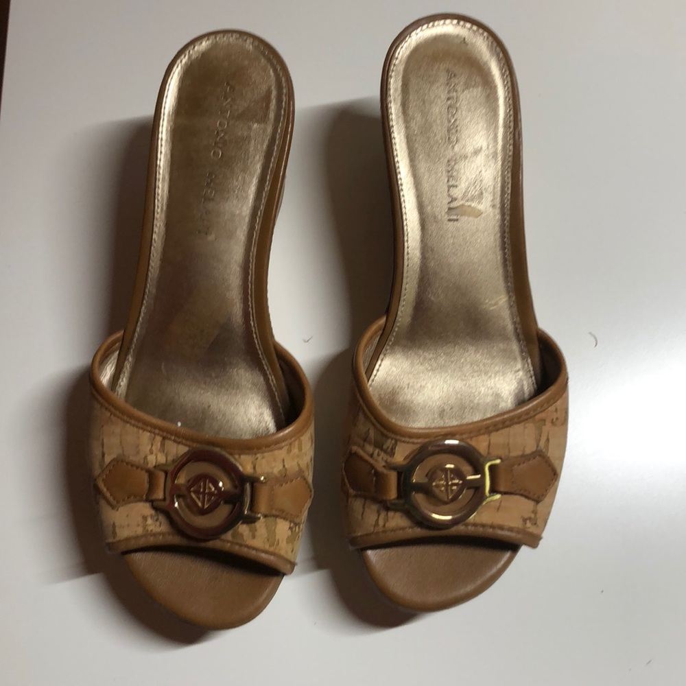 Antonio Melani wedges